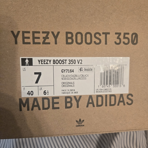 Yeezy Kids Sneakers in Black and Blue - Picture 2 of 4